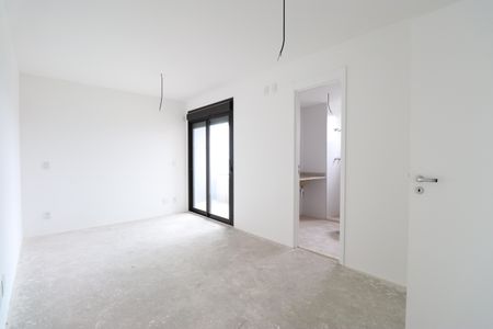 Apartamento à venda com 220m², 4 quartos e 4 vagasSuíte 2