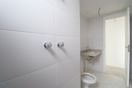 Apartamento à venda com 220m², 4 quartos e 4 vagasBanheiro Social