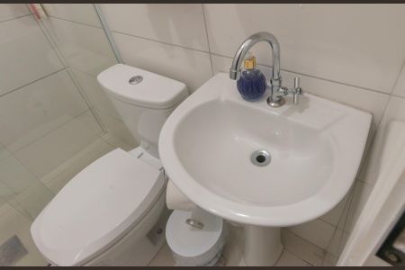 Casa à venda com 112m², 3 quartos e 3 vagas Casa à venda com 112m², 3 quartos e 3 vagasBanheiro Social 2