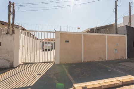 Casa à venda com 112m², 3 quartos e 3 vagas Casa à venda com 112m², 3 quartos e 3 vagasFachada