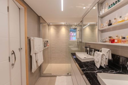 Apartamento à venda com 163m², 3 quartos e 1 vaga Apartamento à venda com 163m², 3 quartos e 1 vagaBanheiro da Suíte 1