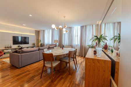 Apartamento à venda com 163m², 3 quartos e 1 vaga Apartamento à venda com 163m², 3 quartos e 1 vagaSala