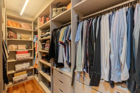 Apartamento à venda com 163m², 3 quartos e 1 vaga Apartamento à venda com 163m², 3 quartos e 1 vagaCloset da suíte 1