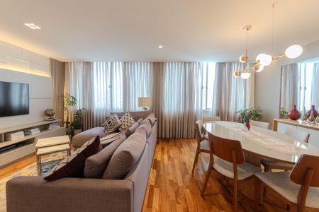 Apartamento à venda com 163m², 3 quartos e 1 vaga Apartamento à venda com 163m², 3 quartos e 1 vagaSala