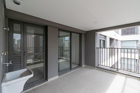 Apartamento à venda com 60m², 2 quartos e 1 vaga Apartamento à venda com 60m², 2 quartos e 1 vagaVaranda