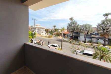 Casa de condomínio à venda com 334m², 4 quartos e 4 vagas Casa de condomínio à venda com 334m², 4 quartos e 4 vagasVaranda Suíte 2