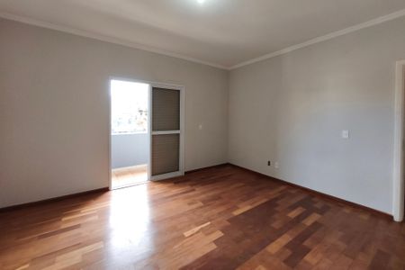 Casa de condomínio à venda com 334m², 4 quartos e 4 vagas Casa de condomínio à venda com 334m², 4 quartos e 4 vagasSuíte 2