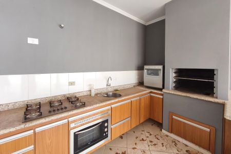 Casa de condomínio à venda com 334m², 4 quartos e 4 vagas Casa de condomínio à venda com 334m², 4 quartos e 4 vagasÁrea gourmet