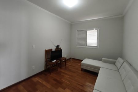 Casa de condomínio à venda com 334m², 4 quartos e 4 vagas Casa de condomínio à venda com 334m², 4 quartos e 4 vagasQuarto