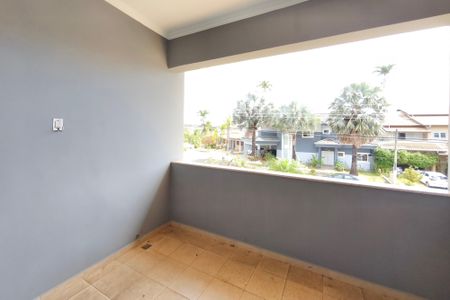 Casa de condomínio à venda com 334m², 4 quartos e 4 vagas Casa de condomínio à venda com 334m², 4 quartos e 4 vagasSuíte 3