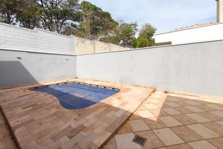 Casa de condomínio à venda com 334m², 4 quartos e 4 vagas Casa de condomínio à venda com 334m², 4 quartos e 4 vagasQuintal - Piscina