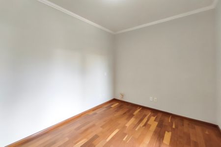 Casa de condomínio à venda com 334m², 4 quartos e 4 vagas Casa de condomínio à venda com 334m², 4 quartos e 4 vagasSuíte 3