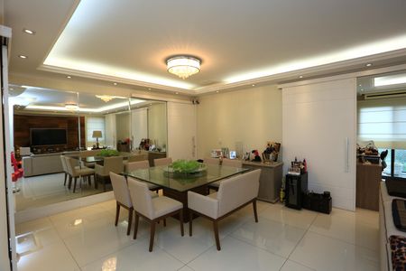 Apartamento à venda com 127m², 3 quartos e 2 vagas Apartamento à venda com 127m², 3 quartos e 2 vagasSala