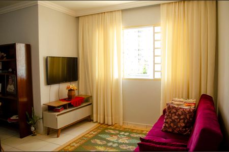 Sala de apartamento para alugar com 3 quartos, 98m² em Jardim Goiás, Goiânia