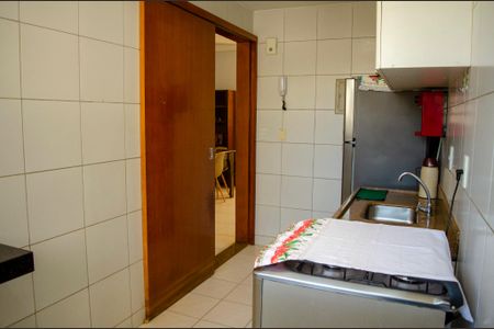Cozinha de apartamento para alugar com 3 quartos, 98m² em Jardim Goiás, Goiânia