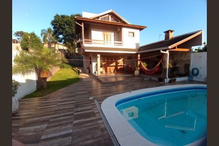 Casa à venda com 190m², 3 quartos e 2 vagasPiscina