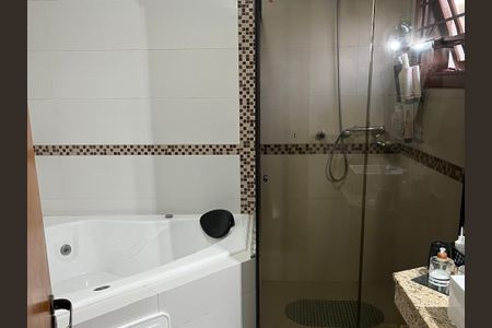 Casa à venda com 190m², 3 quartos e 2 vagasBanheiro da Suíte