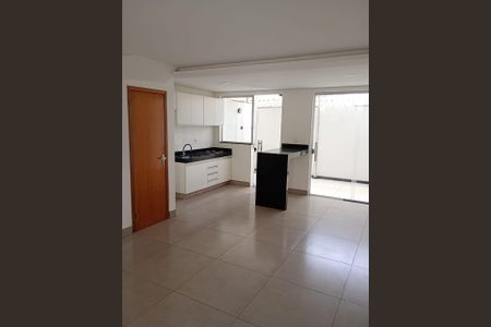 Cozinha de casa para alugar com 3 quartos, 59m² em Xangri-Lá, Contagem