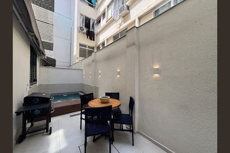Apartamento à venda com 58m², 1 quarto e sem vaga Apartamento à venda com 58m², 1 quarto e sem vagaVaranda da sala