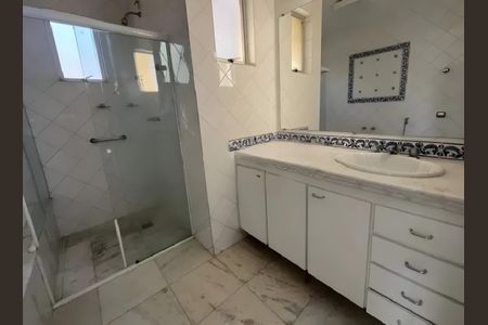 Banheiro de casa para alugar com 4 quartos, 583m² em São Bento, Belo Horizonte