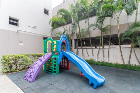 Apartamento à venda com 48m², 2 quartos e 1 vaga Apartamento à venda com 48m², 2 quartos e 1 vagaÁrea comum - Playground