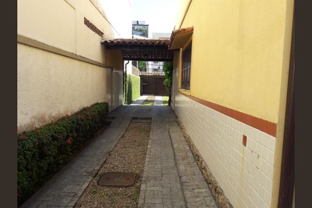 Casa à venda com 547m², 4 quartos e 5 vagas Casa à venda com 547m², 4 quartos e 5 vagasÁrea comum