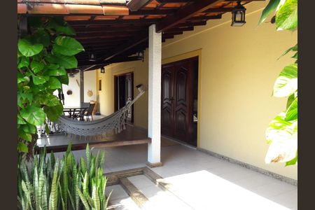 Casa à venda com 547m², 4 quartos e 5 vagas Casa à venda com 547m², 4 quartos e 5 vagasÁrea comum