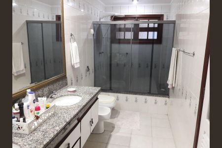 Casa à venda com 547m², 4 quartos e 5 vagas Casa à venda com 547m², 4 quartos e 5 vagasBanheiro