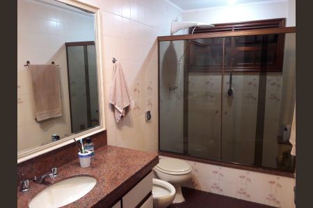 Casa à venda com 547m², 4 quartos e 5 vagas Casa à venda com 547m², 4 quartos e 5 vagasBanheiro 2