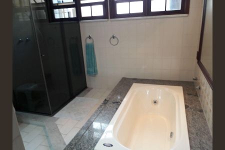 Casa à venda com 547m², 4 quartos e 5 vagas Casa à venda com 547m², 4 quartos e 5 vagasBanheiro