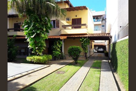 Casa à venda com 547m², 4 quartos e 5 vagas Casa à venda com 547m², 4 quartos e 5 vagasÁrea comum