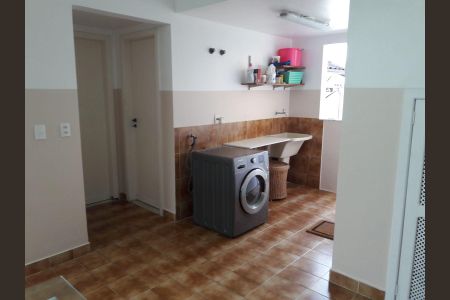 Casa à venda com 547m², 4 quartos e 5 vagas Casa à venda com 547m², 4 quartos e 5 vagasCozinha