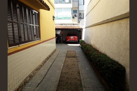 Casa à venda com 547m², 4 quartos e 5 vagas Casa à venda com 547m², 4 quartos e 5 vagasÁrea comum