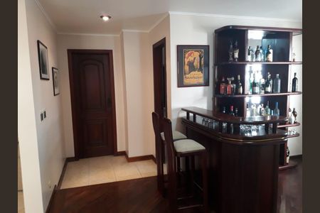 Casa à venda com 547m², 4 quartos e 5 vagas Casa à venda com 547m², 4 quartos e 5 vagasSala