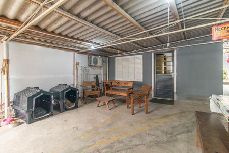 Casa à venda com 64m², 2 quartos e 4 vagasGaragem
