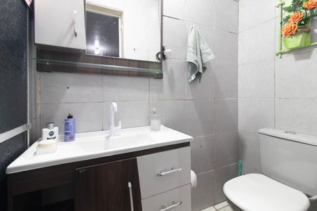 Casa à venda com 64m², 2 quartos e 4 vagasBanheiro  - Casa 1