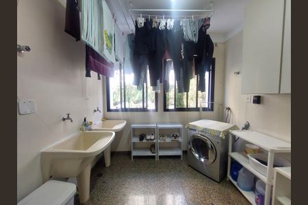 Apartamento à venda com 280m², 4 quartos e 4 vagas Apartamento à venda com 280m², 4 quartos e 4 vagasÁrea de Serviço