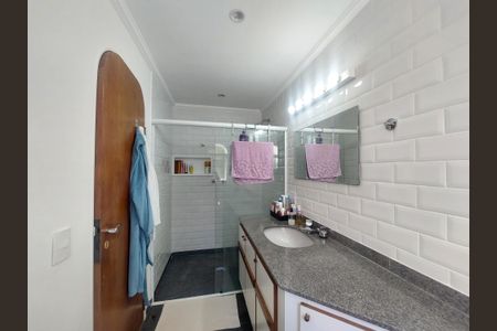 Apartamento à venda com 280m², 4 quartos e 4 vagas Apartamento à venda com 280m², 4 quartos e 4 vagasBanheiro da Suíte 2