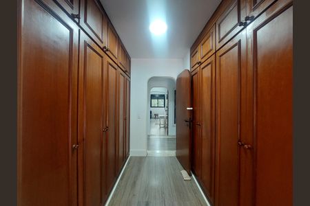 Apartamento à venda com 280m², 4 quartos e 4 vagas Apartamento à venda com 280m², 4 quartos e 4 vagasSuíte 2