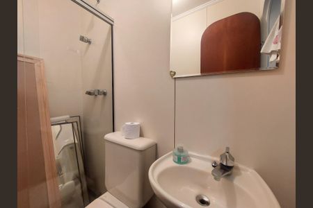 Apartamento à venda com 280m², 4 quartos e 4 vagas Apartamento à venda com 280m², 4 quartos e 4 vagasBanheiro de Serviço