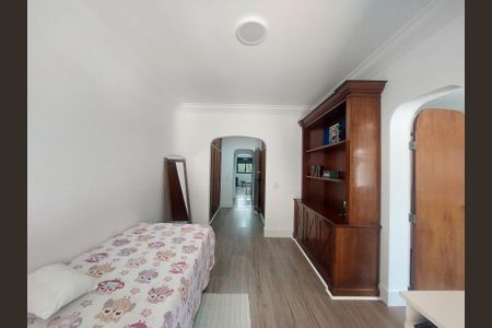Apartamento à venda com 280m², 4 quartos e 4 vagas Apartamento à venda com 280m², 4 quartos e 4 vagasSuíte 2