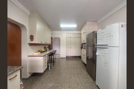 Apartamento à venda com 280m², 4 quartos e 4 vagas Apartamento à venda com 280m², 4 quartos e 4 vagasCozinha