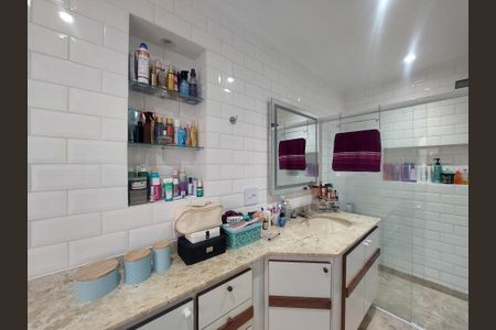 Apartamento à venda com 280m², 4 quartos e 4 vagas Apartamento à venda com 280m², 4 quartos e 4 vagasBanheiro da Suíte 3