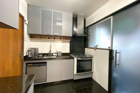 Apartamento à venda com 260m², 4 quartos e 5 vagasCozinha