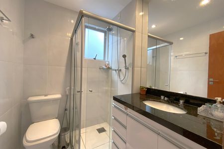 Apartamento à venda com 260m², 4 quartos e 5 vagasBanheiro 1