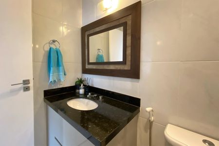 Apartamento à venda com 260m², 4 quartos e 5 vagasBanheiro 2