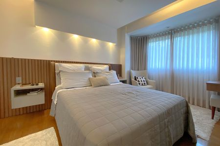 Apartamento à venda com 260m², 4 quartos e 5 vagasSuite 