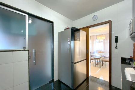 Apartamento à venda com 260m², 4 quartos e 5 vagasCozinha