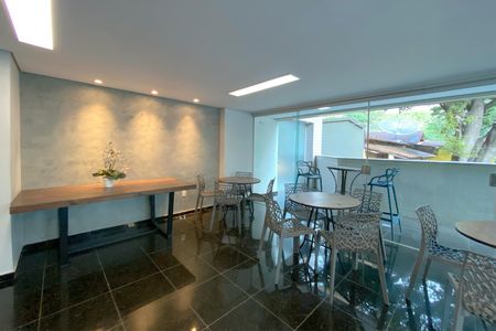 Apartamento à venda com 260m², 4 quartos e 5 vagasÁrea comum - Salão de festas