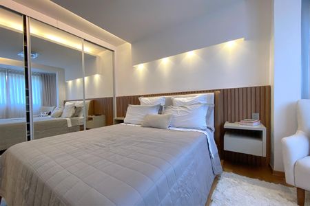 Apartamento à venda com 260m², 4 quartos e 5 vagasSuite 